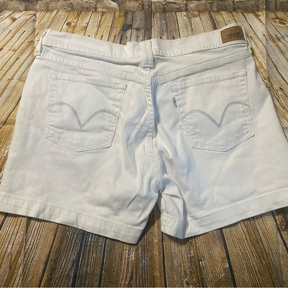 Levis Mid Rise Mid Length Jean Denim White 515 Shorts - Picture 3 of 5